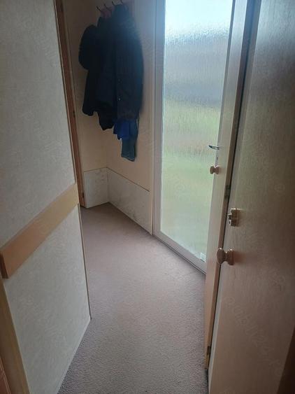 De vanzare casa pe roti , 3 dormitoare , 2 bai, living si bucatarie, mobilat utilat , pre? 21800 E - 7