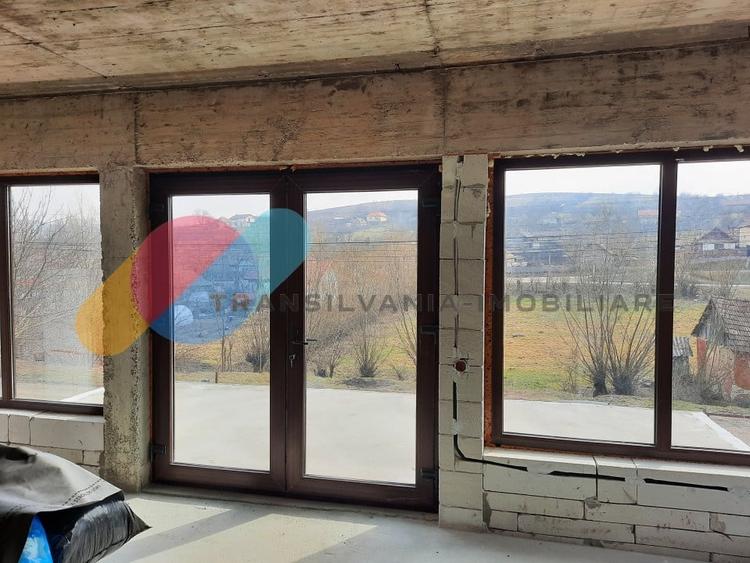 Casă, 1553 mp teren, zona linistita, sat Cara - 4