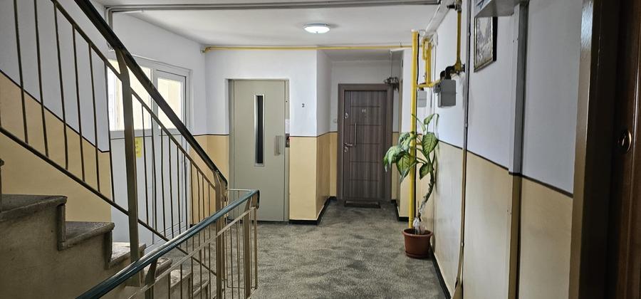 Anda , 3 camere , centrala gaze , etaj intermediar - 8