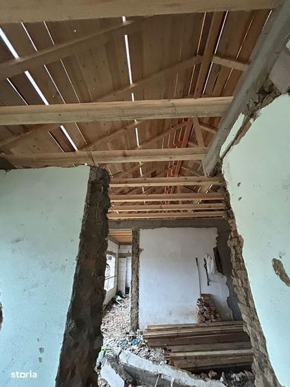 De vanzare casa in Roman cu 4 camere,suprafata teren 515mp, 85.000euro - 2