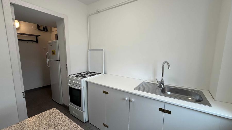 Apartament 2 camere renovat, mobilat centrala proprie fara comision Craiovita Noua 42 m2 - 3