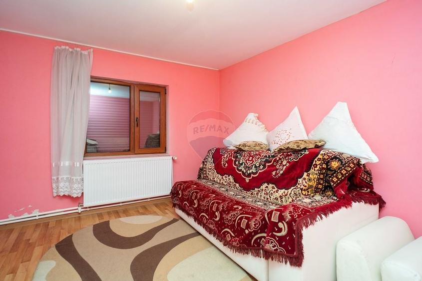 Casă de Vânzare, 3 Camere, 1577mp Teren la E58 - Lețcani, Iași - 5