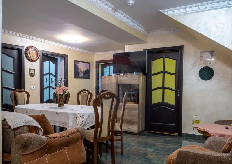 Complex pentru cazare in Busteni in zona Valea Alba - 14