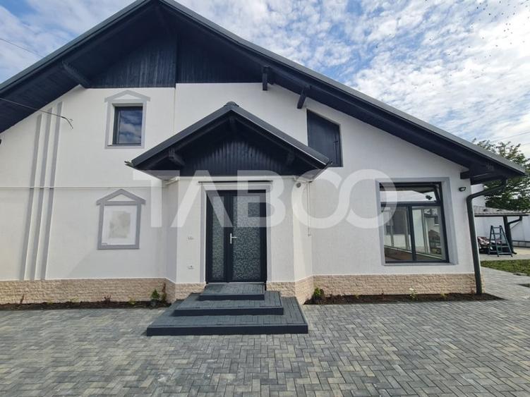 Casa noua de vanzare in Sebes strada asfaltata - 1