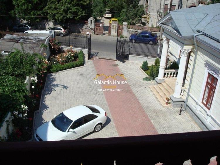 ANSAMBLU VILE - TREI CORPURI CL?DIRE - LOCURI DE PARCARE - 12 MASINI - 3