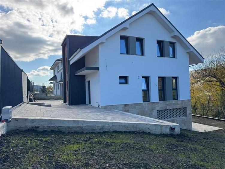 Casa Individuala Subsol+Parter+Etaj  situata in Chinteni! - 6