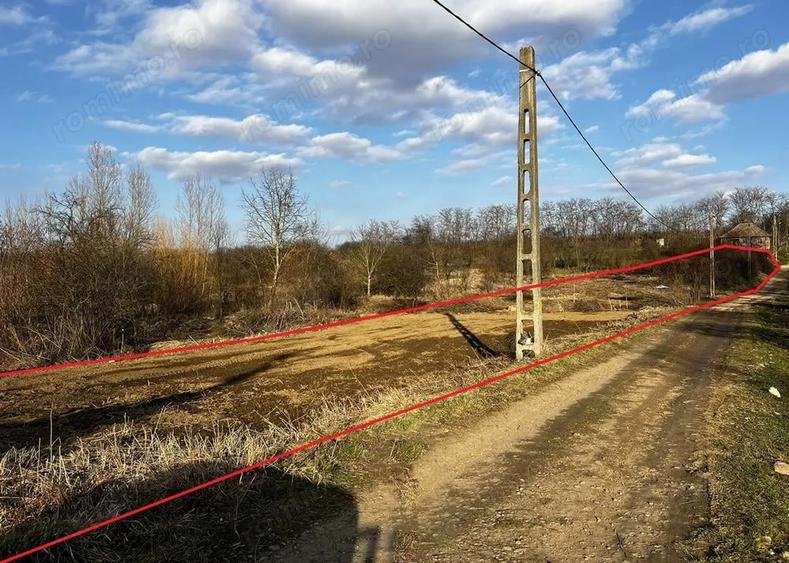 Loc de casa - teren intravilan parcelabil - 2248 mp. - Diosig - 2