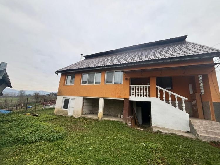 Casă de vânzare la 12 km de Bistrița | Teren 400 mp | Zonă liniștită - 1