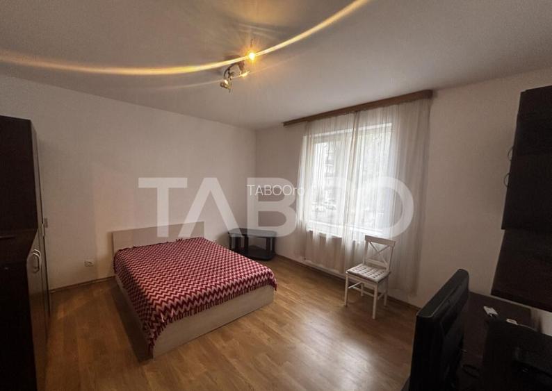 Apartament de inchiriat etaj 1 decomandat 2 camere pet frien