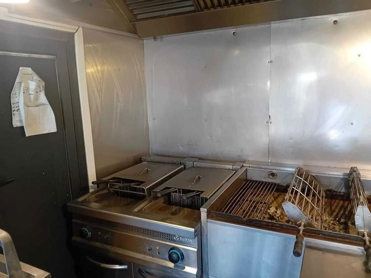 Container Fast Food aflat in Vama Veche - 2