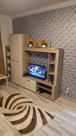 Apartament decomandat la parter cu trei camere. - 8
