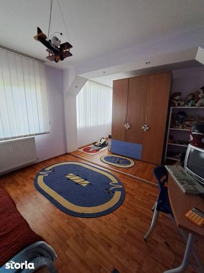Apartament cu 3 camere, decomandat, etajul 4 cu acoperis si garaj - 9