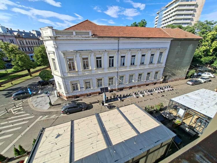 Apartament cu potential langa Teatrul Ioan Slavici (67 mp, parcare in curte, etaj 2) - 1