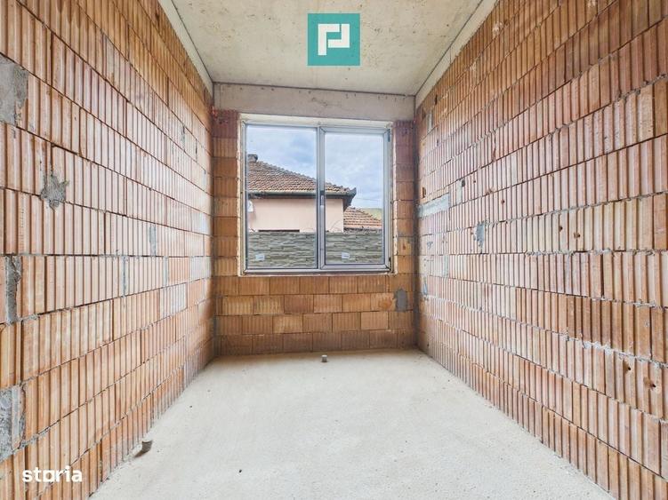 Casă cu 4 camere cu Piscina în Pârneava