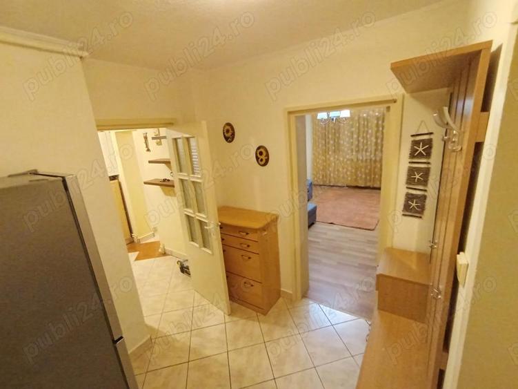 Ofer pentru inchiriere ap.2 camere decomandate in cart. Solidarita?ii - 5