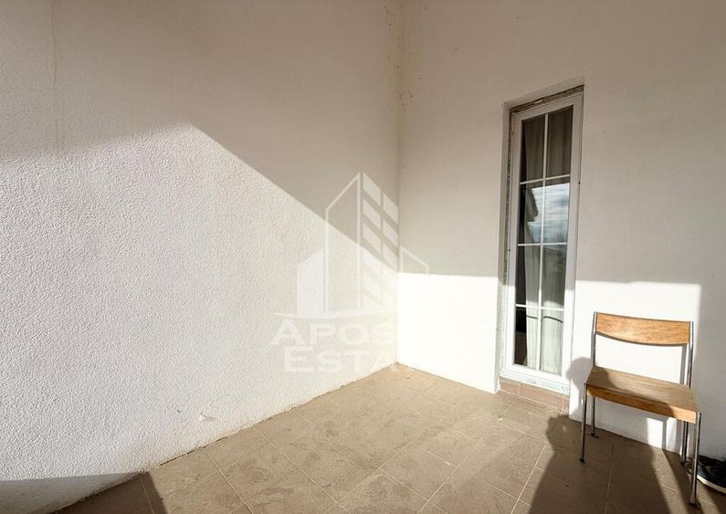 Jumatate de Duplex, 5 camere, 4 bai, PetFriendly, curte, ... - 3