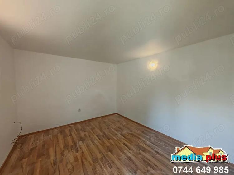 Inchiriere camera + baie ?i bucatarie, curte comuna zona Liceul Marin Coman - 1