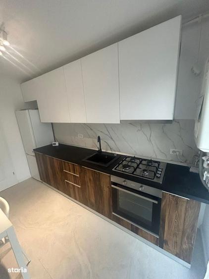 Apartament 2 camere 59 mp Etaj 1/4 cu lift Metrou 1 Decembri Sec 3 - 12