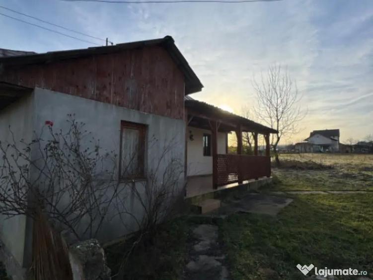 Doua case pe acela?i teren, 180 mp utili, 25 ari, ?indre? - 10