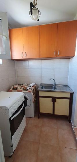 Inchiriez garsoniera - 2