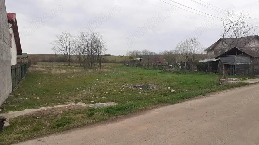 Teren de 1620 mp, în Bradu