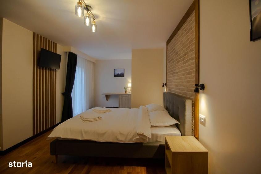 Casă cu 4 camere cu Teren 4000 Mp în Central