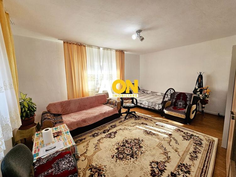 Casă individuală cu 4 camere cu Canalizare în Totoi