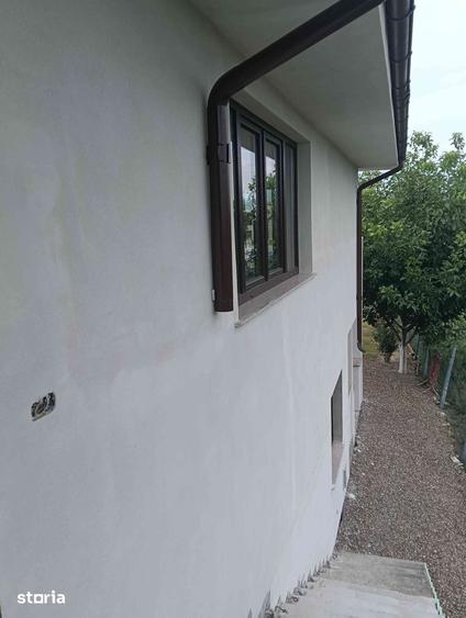 Casă cu 6 camere cu Teren 2500 Mp în Milcovul