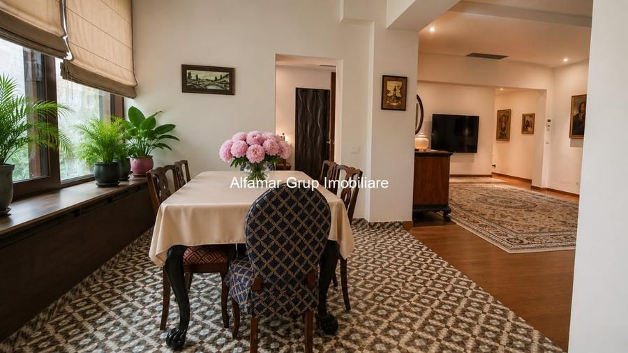 Penthouse cu 5 camere, mobilat în Armeneasca