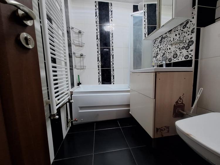 Apartament cu 3 camere decomandat, mobilat în Lipovei