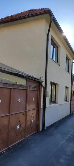 Casă cu 5 camere cu Teren 37 Mp în Central
