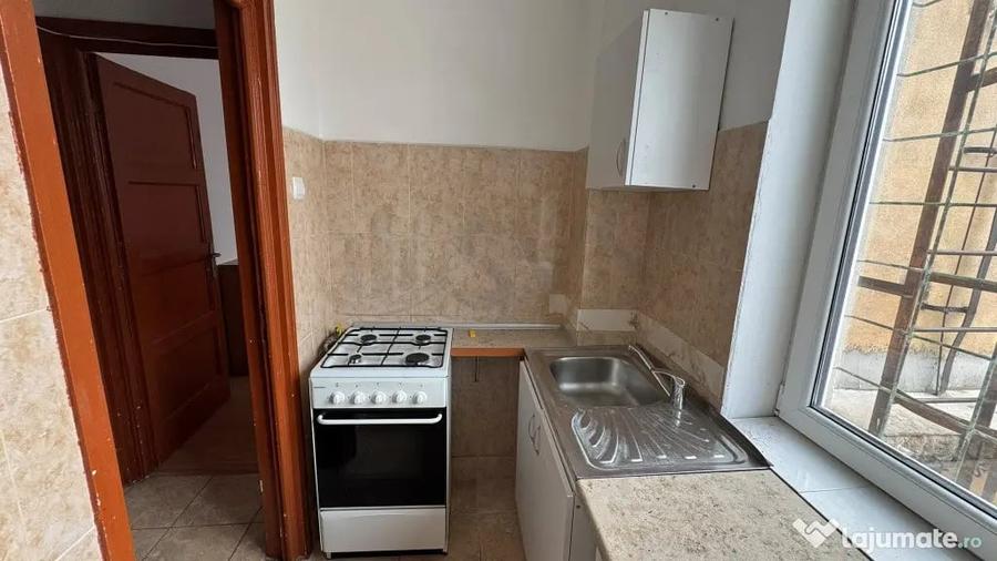 Apartament cu 2 camere semidecomandat în Romană