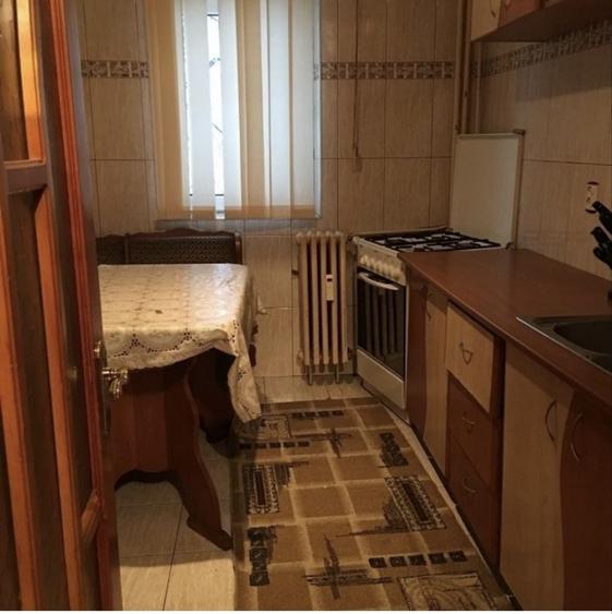 Apartament cu 2 camere semidecomandat în Letea Veche