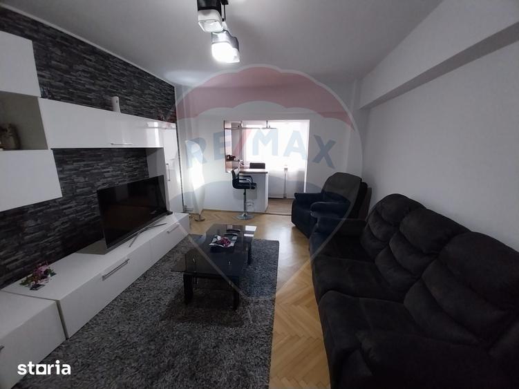 Apartament cu 3 camere decomandat în Calea Severinului