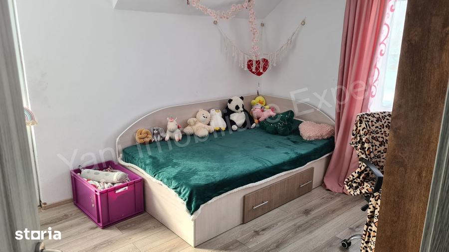 Casă cu 4 camere cu Teren 1626 Mp în Ciofrângeni