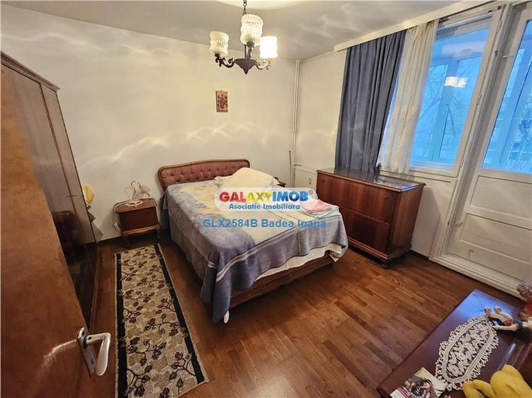 Apartament cu 4 camere decomandat în Titan