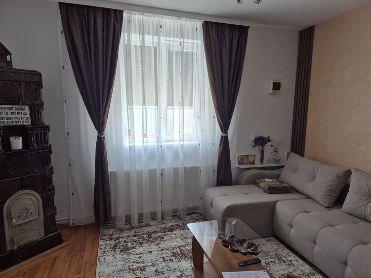 Casă cu 2 camere în Central
