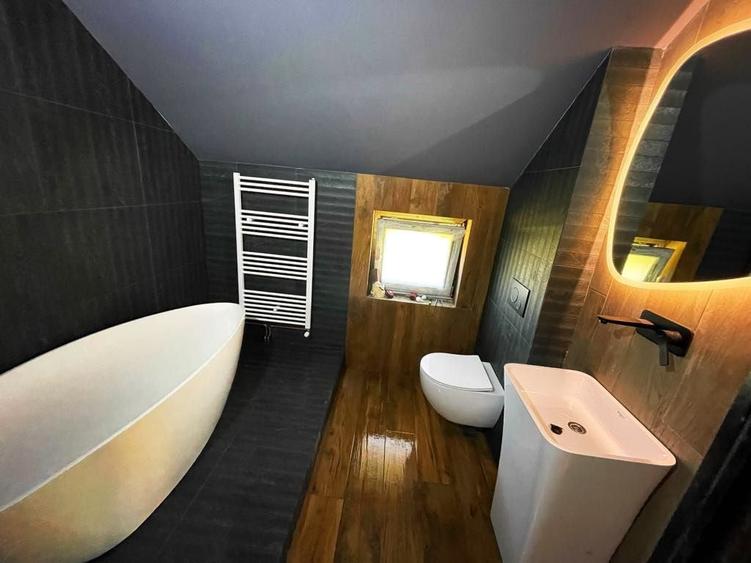 Casă individuală cu 4 camere cu Canalizare în Lerești