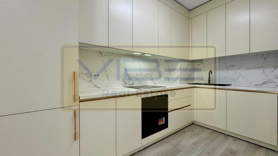 Apartament cu 3 camere semidecomandat, mobilat în Podu Roș