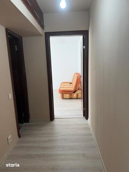 Apartament cu 3 camere în Craiovița Nouă