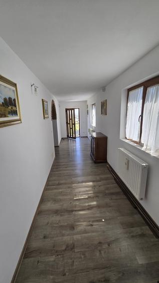 Casă individuală cu 4 camere cu Canalizare în Mărgineni