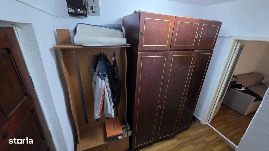 Garsonieră în Est