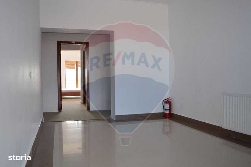 Spațiu comercial, de 720 mp, în Central