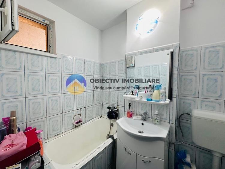 Apartament cu 3 camere semidecomandat, mobilat în Dărmănești