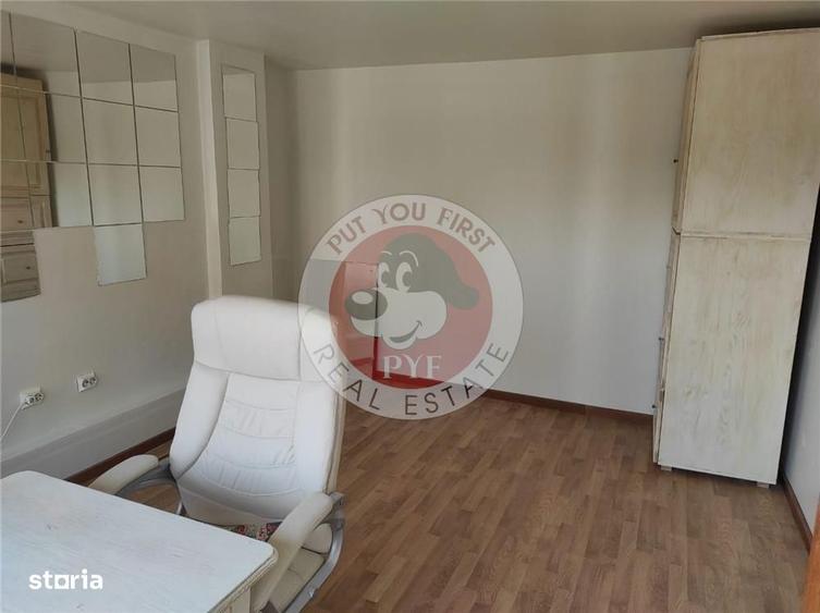 Apartament cu 3 camere decomandat în Primăverii
