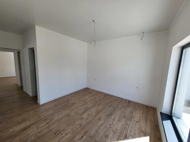 Casă cu 4 camere cu Teren 373 Mp în Agigea