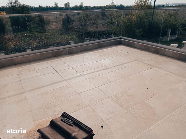 Casă cu 4 camere cu Teren 550 Mp în Călinești