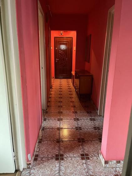 Apartament cu 3 camere decomandat în Tudor