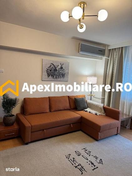 Apartament cu 3 camere semidecomandat în Tineretului