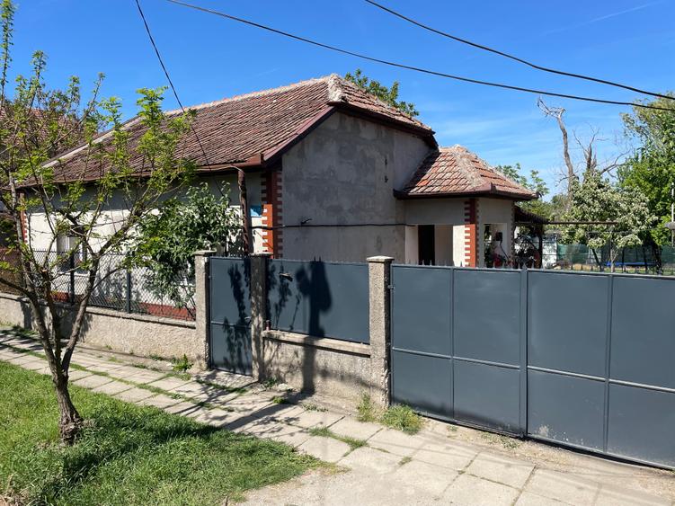 Casă individuală  (100 mp) + Teren Generos (710 mp) - Potențial dezvoltare - 12
